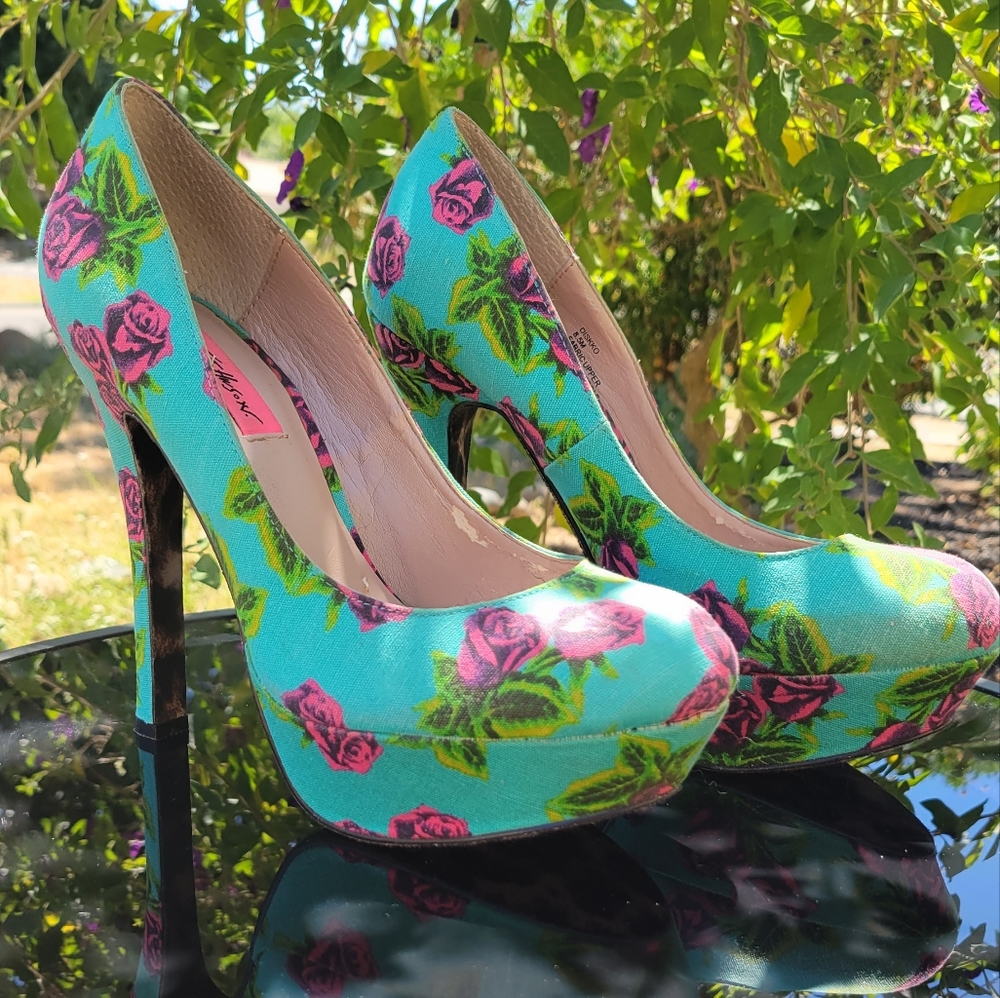Betsey Johnson (size 8.5) High Heels